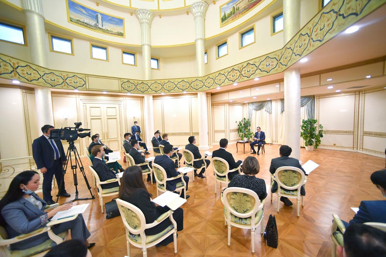 Foto: QR parlamenti senatynyń baspasóz qyzmeti