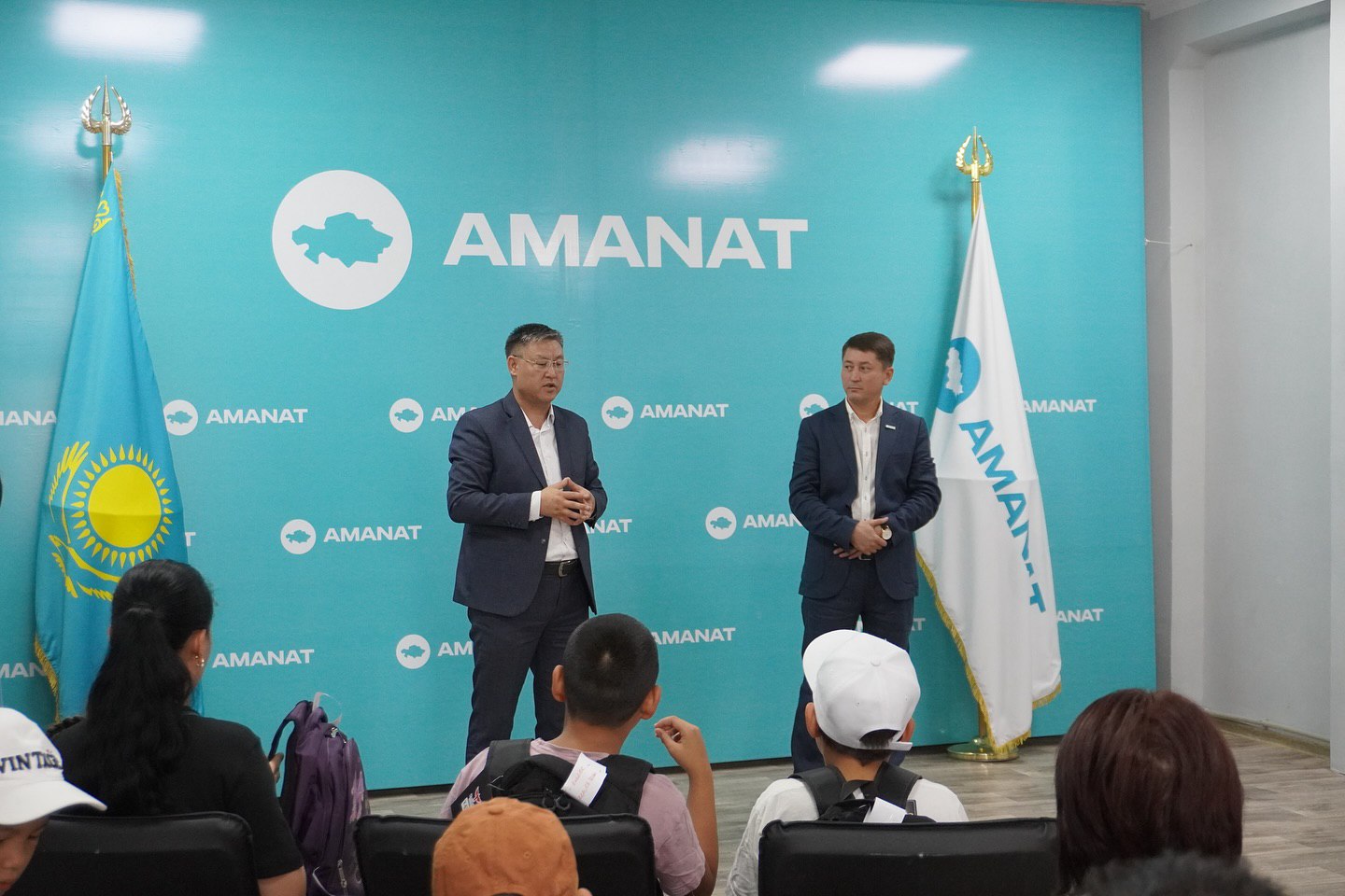 Foto: AMANAT partııasy Almaty oblystyq fılıalynyń baspasóz qyzmeti